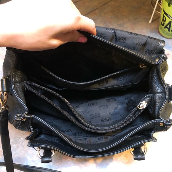 ⭐️💥SALE💥⭐️  Michael Kors crossbody purse - Picture 2 of 7